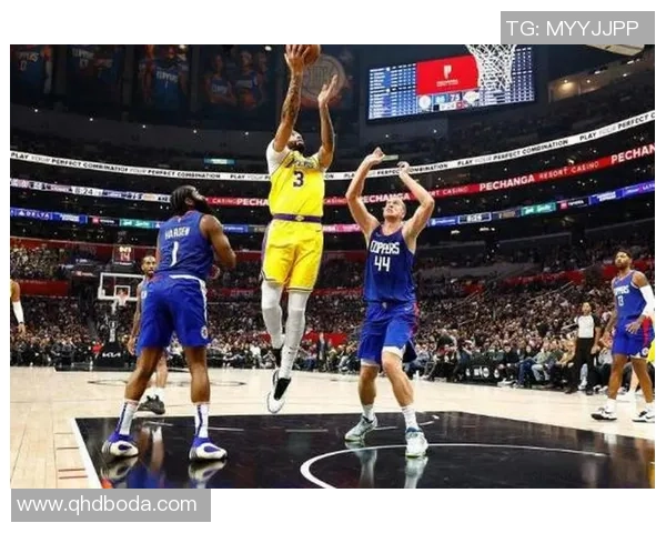 2018年12月22日湖人与对手的激烈对决回顾与精彩瞬间分析