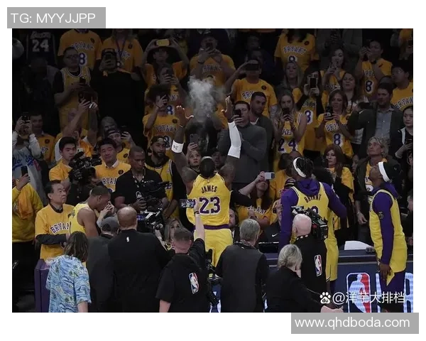 02年NBA季后赛经典对决开拓者与湖人激战回顾与精彩瞬间分析